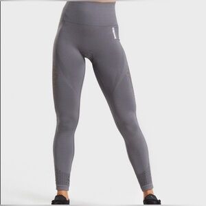 Gymshark Womens Energy Seamless Hi Rise Cropped Leggings XS Grey Eyelet Gym READ